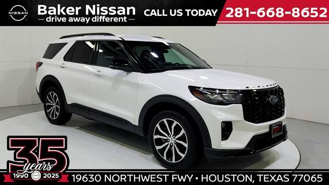 Used 2025 Ford Explorer ST-Line AWD/4WD image 1