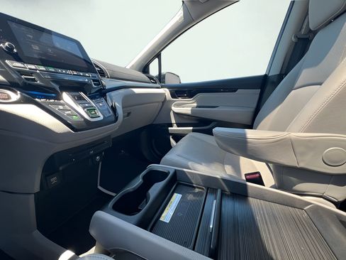 Used 2018 Honda Odyssey Elite image 55