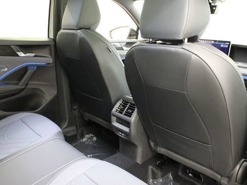 New 2026 Volkswagen Tiguan SE R-Line FWD image 20