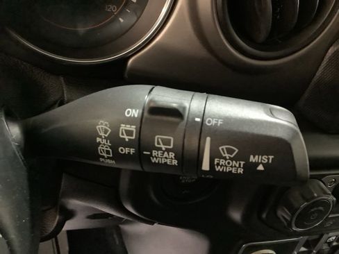 Used 2019 Jeep Wrangler Unlimited Sport S AWD/4WD image 28