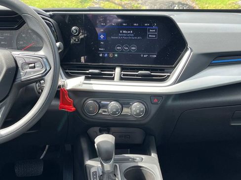 Used 2025 Chevrolet Trax LS image 14