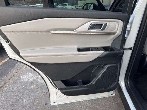 New 2026 Ford Explorer Active w/ Active Comfort Package AWD/4WD image 19