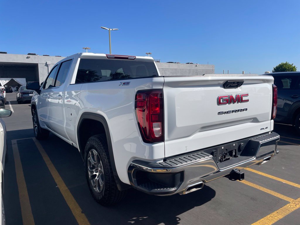 Used 2023 GMC Sierra 1500 SLE AWD/4WD image 4