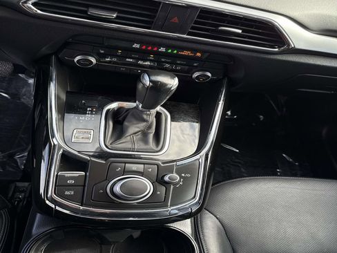 Used 2022 MAZDA CX-9 Touring image 29
