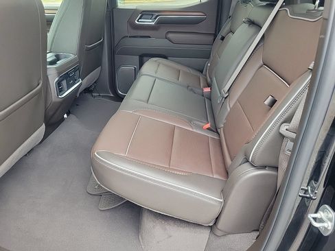 Used 2025 GMC Sierra 1500 Denali w/ Denali Reserve Package AWD/4WD image 16