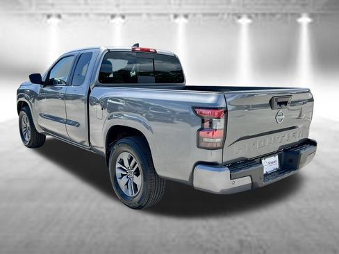 Certified 2025 Nissan Frontier SV RWD image 9