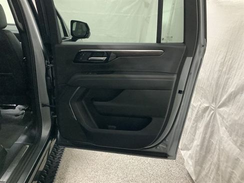 Used 2025 Chevrolet Suburban Z71 AWD/4WD image 23