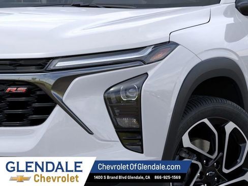 New 2026 Chevrolet Trax RS w/ Driver Confidence Package FWD image 3