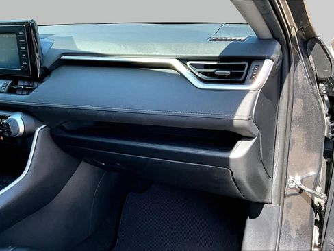 Used 2019 Toyota RAV4 XLE Premium FWD image 19