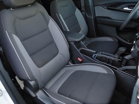 Used 2023 Chevrolet TrailBlazer LT w/ Convenience Package FWD image 18