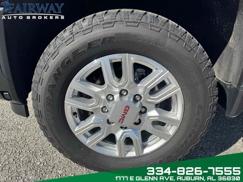 Used 2024 GMC Sierra 2500 SLT w/ SLT Premium Package image 33