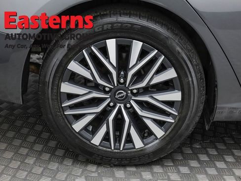 Used 2024 Nissan Altima 2.5 SV image 30