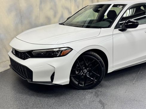 Used 2025 Honda Civic Sport image 2