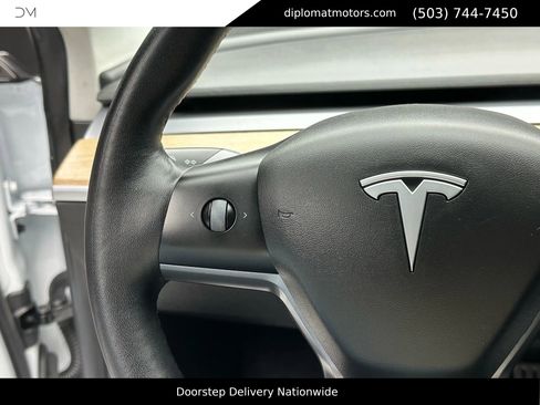 Used 2021 Tesla Model 3 Performance image 32