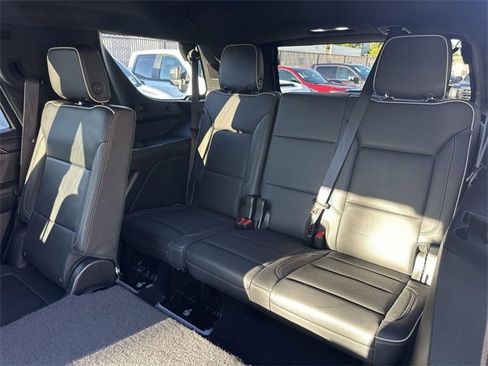 Used 2024 GMC Yukon SLT image 41