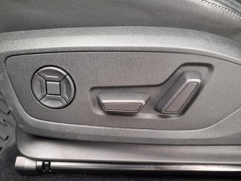 Used 2023 Audi Q4 e-tron Premium Plus w/ Premium Plus image 10