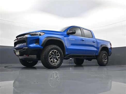 Used 2024 Chevrolet Colorado ZR2 w/ ZR2 Convenience Package III image 21