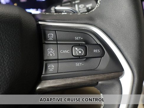 Used 2024 Jeep Grand Cherokee Limited AWD/4WD image 4