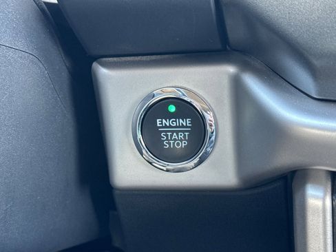 Used 2024 Ford Expedition XLT image 36