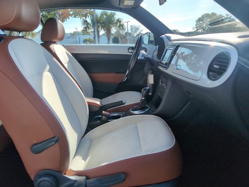 Used 2017 Volkswagen Beetle 1.8T Classic image 32