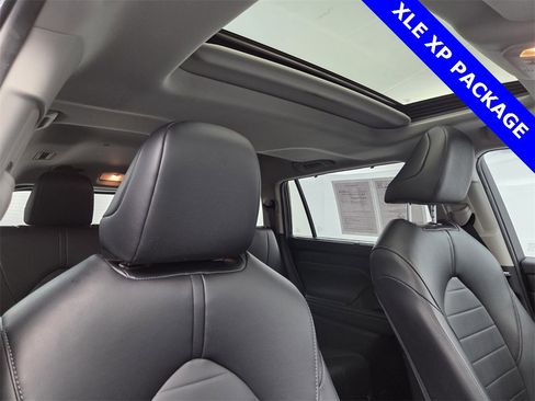 Used 2022 Toyota Highlander XLE image 15