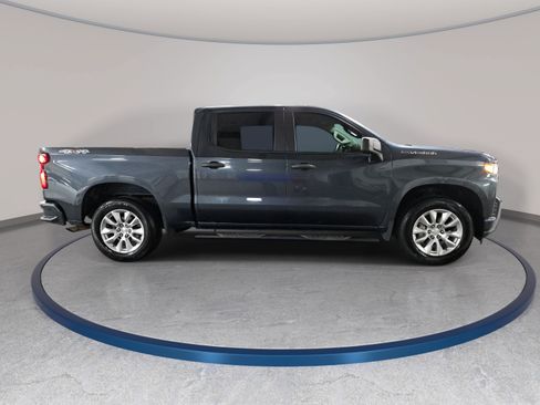 Used 2022 Chevrolet Silverado 1500 Custom w/ Safety Confidence Package AWD/4WD image 4