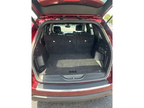Used 2022 Jeep Grand Cherokee Limited AWD/4WD image 8