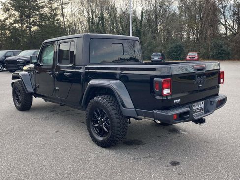 Used 2023 Jeep Gladiator Sport image 5