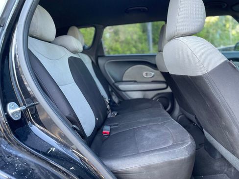 Used 2016 Kia Soul FWD image 19