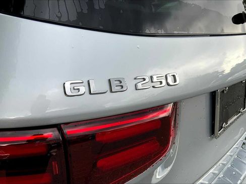 Certified 2026 Mercedes-Benz GLB 250 4MATIC image 19