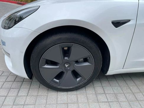 Used 2023 Tesla Model 3 Standard Range image 84