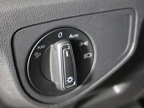 Used 2022 Volkswagen Atlas SE image 24