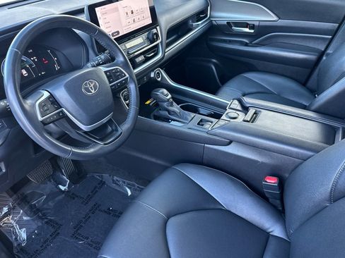 Used 2024 Toyota Grand Highlander XLE image 10