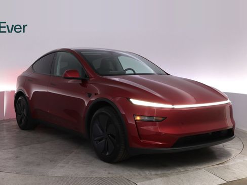Used 2026 Tesla Model Y Long Range RWD image 13