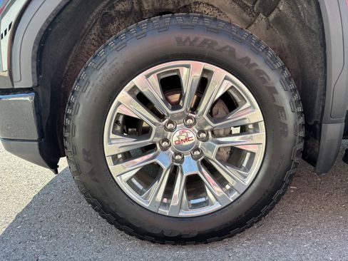 Used 2025 GMC Sierra 1500 Denali AWD/4WD image 10