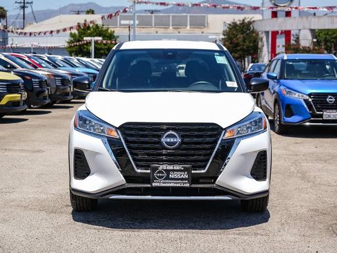 Used 2025 Nissan Kicks Play S FWD image 2