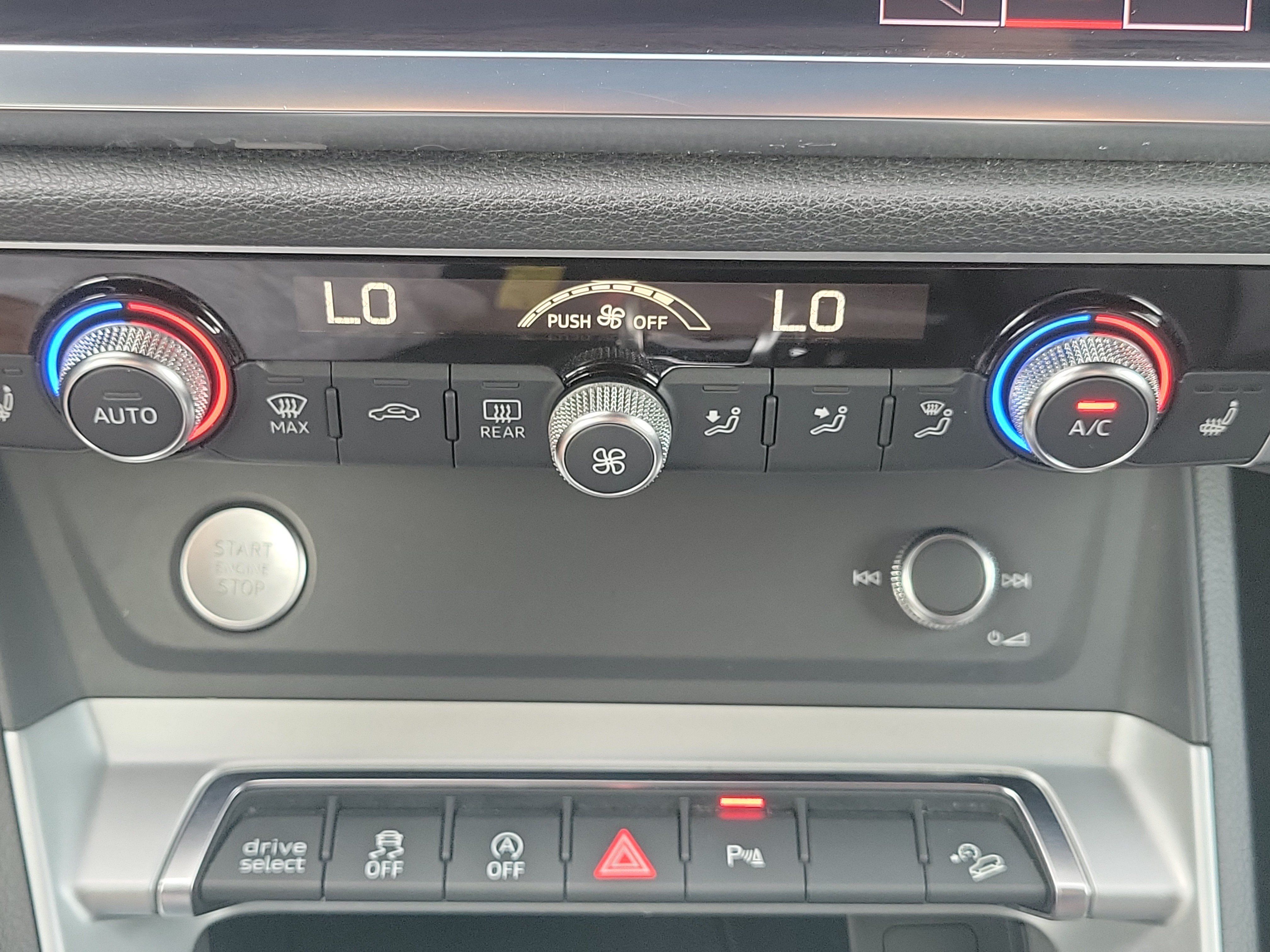 Used 2019 Audi Q3 2.0T Premium w/ Convenience Package AWD/4WD image 30