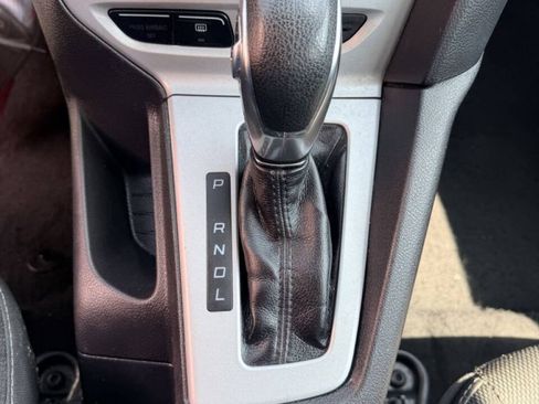 Used 2014 Ford Focus SE FWD image 19