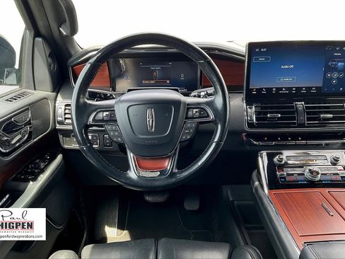 Used 2022 Lincoln Navigator Reserve image 5