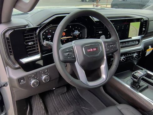 New 2026 GMC Sierra 1500 SLT image 15