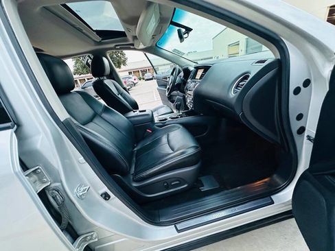 Used 2014 Nissan Pathfinder SL w/ SL Premium Package image 24