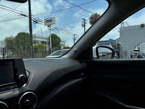 Used 2025 Nissan Sentra S FWD image 35