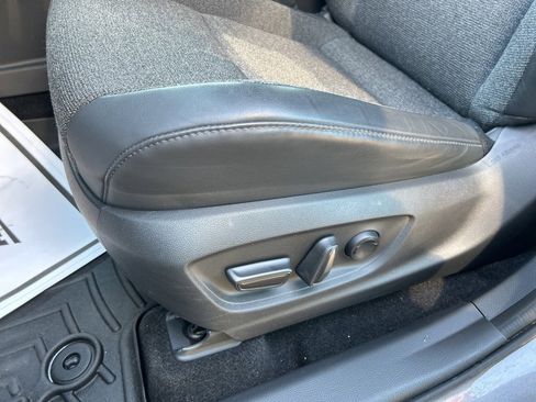 Used 2023 Toyota Crown XLE image 19