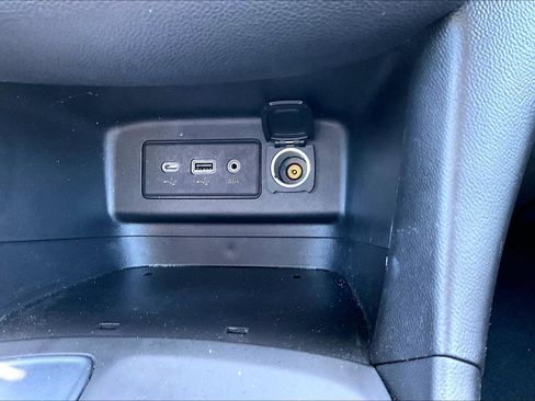 Used 2020 Chevrolet Equinox LT FWD image 24