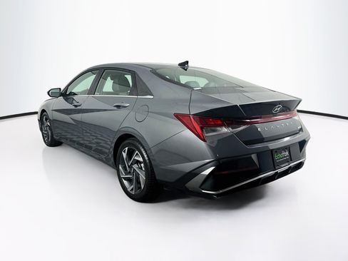 Used 2025 Hyundai Elantra Limited FWD image 5
