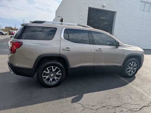 Used 2023 GMC Acadia SLT AWD/4WD image 8