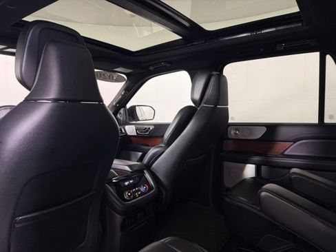 Used 2020 Lincoln Navigator L Reserve w/ Luxury Package AWD/4WD image 22