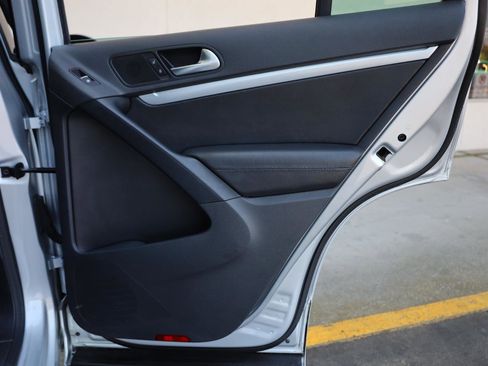 Used 2016 Volkswagen Tiguan R-Line image 23