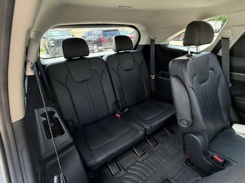 Used 2023 Kia Sorento EX w/ Panoramic Sunroof Package FWD image 19