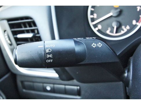 Used 2024 Nissan Rogue SV w/ SV Premium Package image 15